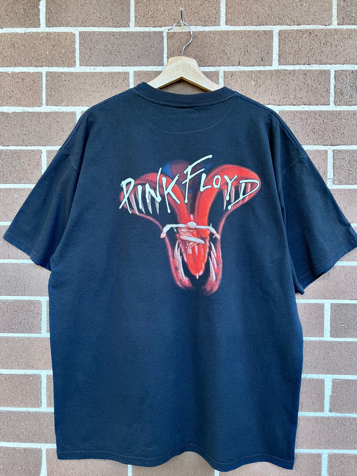 Pink Floyd The Wall XL tee on Winterland tag