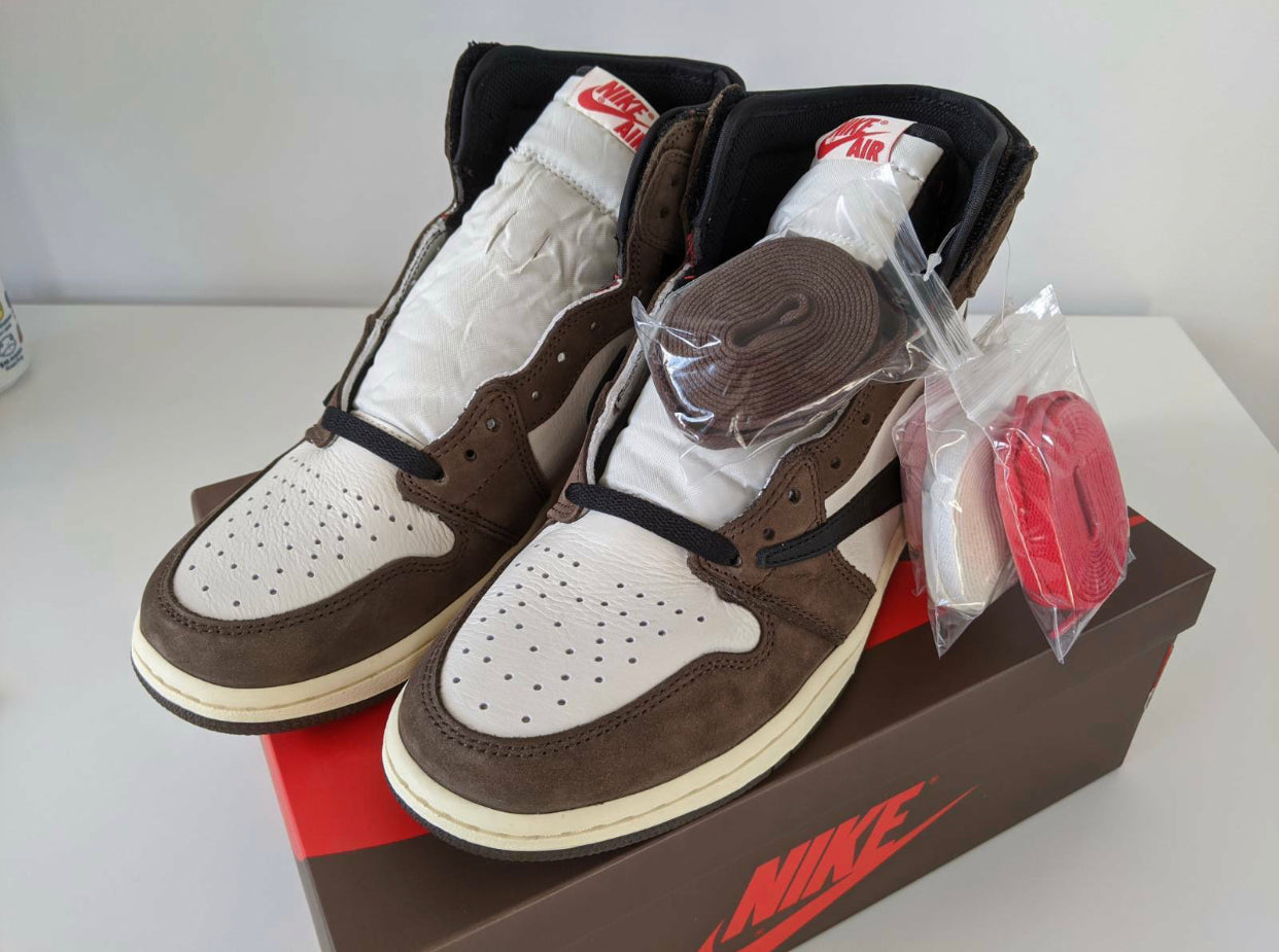 Jordan 1 High OG Travis Scott Mocha size 9